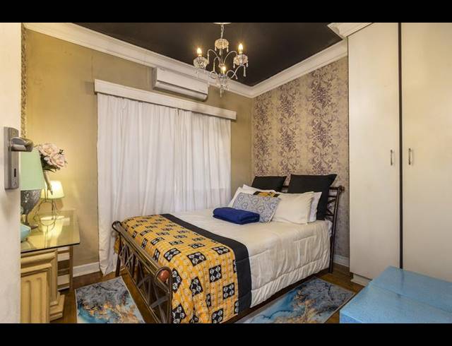 10 BEDROOM HOUSE FOR SALE IN SEA VIEW